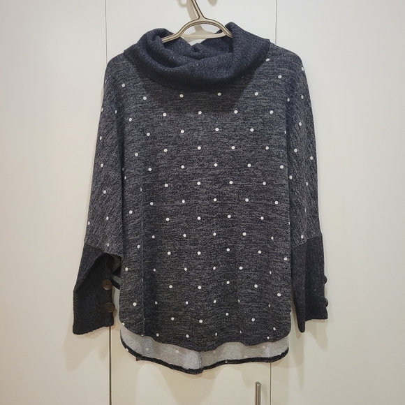 Papillon Poncho Sweater,  Size small - Picture 6 of 6